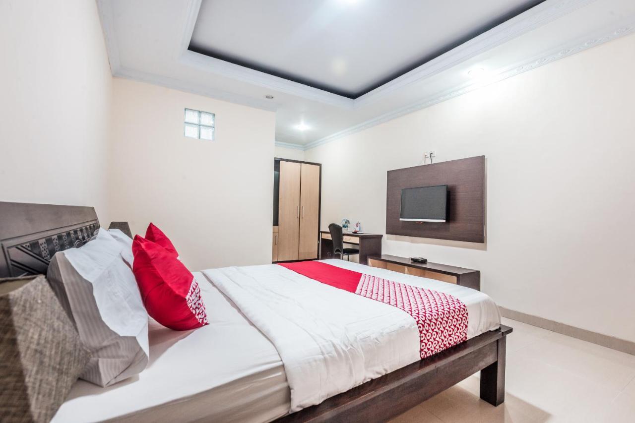 Oyo 1667 Wisma Lux Barkah Jakarta Room photo
