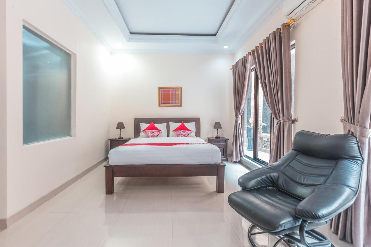 Oyo 1667 Wisma Lux Barkah Jakarta Exterior photo